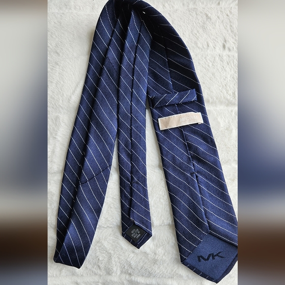 Micheal Kors Tie - Picture 4 of 4